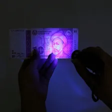 2 Lanterna Luz Ultra Violeta Luz Negra Detecta Nota Falsa Lanterna Sortido Luz 2 Lanterna Led Forte Luz Negra Escorpião Nota Falsa Seca Unhas Foto mini  3