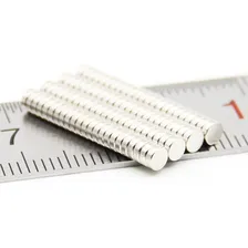 200pcs. Imã De Neodímio 3x1 Redondo Pequeno 3mm X 1mm N35 Foto mini 2