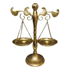 Balança Da Justiça 46,5cm Símbolo Do Direito Dourada Verito Cor Dourado Foto  mini 1
