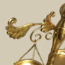 Balança Da Justiça 46,5cm Símbolo Do Direito Dourada Verito Cor Dourado Foto mini 4