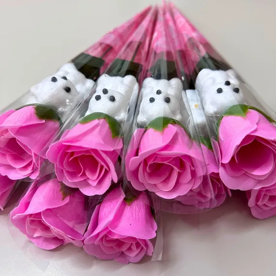 Botão Rosa Artificial Com Ursinho Flores Embalado 10und Foto 1