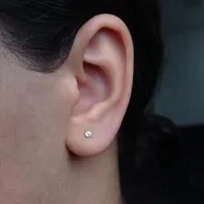 Brinco Infantil 2mm Com Zirc么nia Em Ouro 18k Foto mini 2