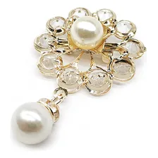Broche Pérola Com Strass - 55mm X 35mm - Dourado - Unidade Foto mini 2