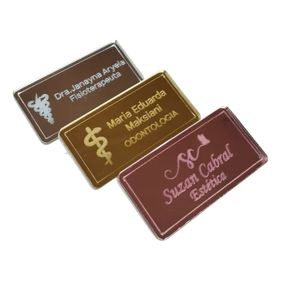 Broche Personalizado Em Acrilico Espelhado Cor Dourado Foto 1