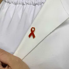 Broche Setembro Vermelha - Doenças Cardiovasculares Foto mini 3