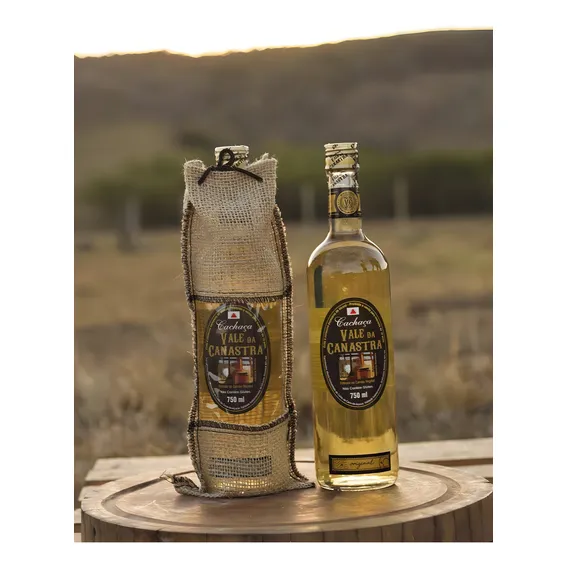 Cachaça Vale Da Canastra Ouro - 750 Foto 1