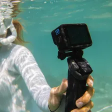 Câmera de ação preta Gopro Hero 13 Holiday Bundle Foto mini 4
