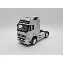 Caminhão Ferro Miniatura Volvo Fh12 Toco Globetrotter 1:32 Foto mini 3