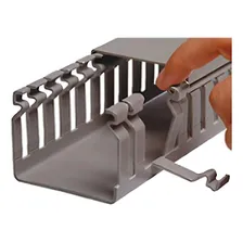 Canaleta Industrial Pvc 2m 20 X 20 Corte Aberto Lukma Cor Cinza Foto mini 3