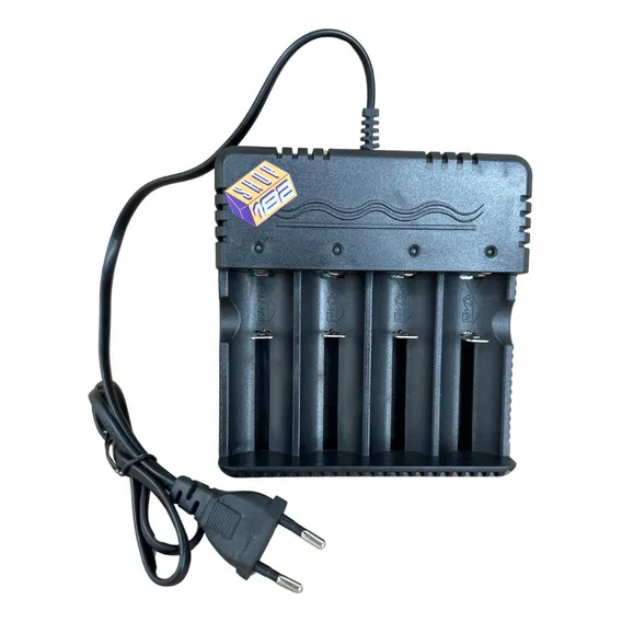 Carregador Para 4 Baterias 18650 E 26650 Bivolt Quadruplo Foto 1