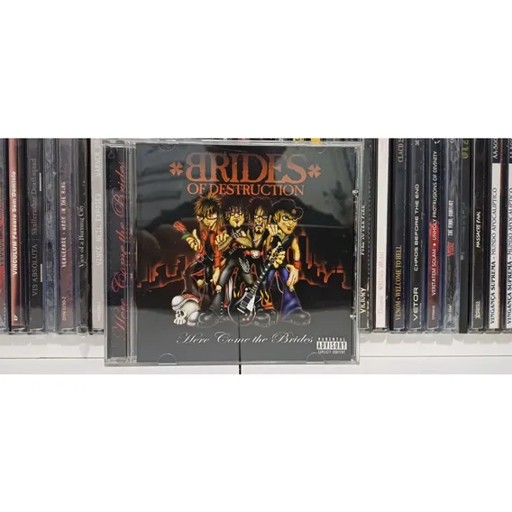 Cd Brides Of Destruction Here Come The Brides Six Nikki Guns Versão Do Álbum Estandar Foto 1