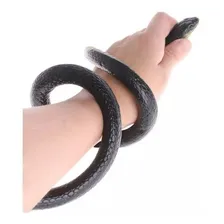 Cobra Falsa Serpente Realística Borracha Pegadinha 130cm Cor Preta Foto mini 1