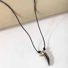 Colar Masculino Ajustável Em Couro E Dente De Sabre Foto  mini 1