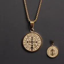 Colar Medalha Cruz São Bento Banhada Ouro Aço 316l Cor Dourado Foto mini  2