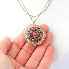 Colar Relicário Flor Esmaltado Ouro Velho Roxo Com Strass Foto mini 4