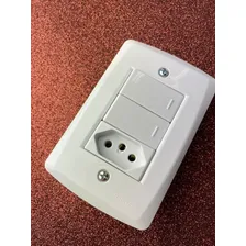 Conjunto 4x2 Lux2 - 2x Interruptor Paralelos + 1x Tomada 10a Foto mini  2