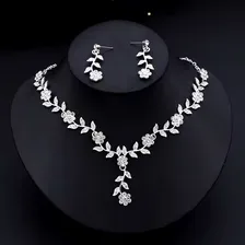 Conjunto Colar E Brinco Casamento Flor De Strass Cor Prateado Foto  mini 1