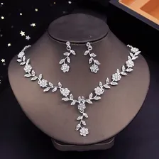Conjunto Colar E Brinco Casamento Flor De Strass Cor Prateado Foto mini 1