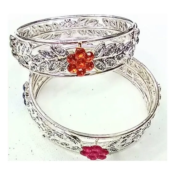 Conjunto De Pulseiras Prateadas Indiana Foto 1