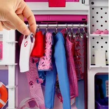 Conjunto Grande Armário Closet Dos Sonhos Boneca Menina Barbie 02 Andares - Acompanha Roupas E Acessórios - Inclui Looks Enfermeira Salva Vidas Espelho Corpo Inteiro E Lavanderia - Mattel Brinquedos Foto mini 4