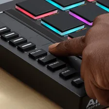 Controlador USB Midi Akai Mpc Studio Produção Musical Cor Preto Foto mini 3