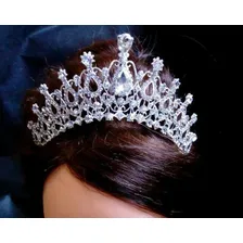 Coroa 15 Anos Princesa Tiara Miss Noiva Casamento Linda D+ 2 Cor Prateado Foto mini 2