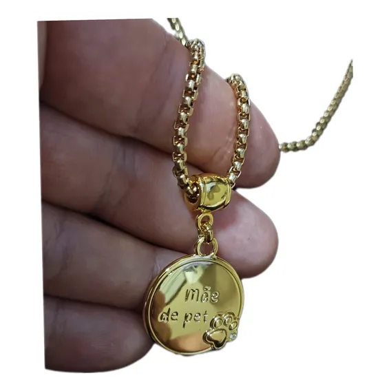 Corrente Com Pingente Mãe De Pet Cor Dourado Foto 1