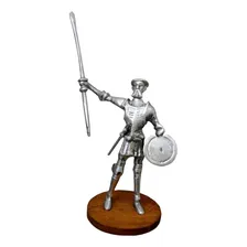 Dom Quixote Prata Grande Em Alumínio Base Madeira Estatueta Cor Dourado-escuro Foto  mini 1