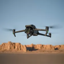 Drone DJI Drone DJI Mavic 3 Pro Fly More Combo (DJI RC-Basic) Fly More Combo com câmera dupla 5,1 K cinza escuro 3 baterias Foto mini  2