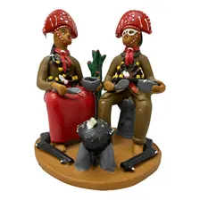Escultura Barro Casal De Cangaceiros Feita A Mão Exclusiva Foto  mini 1
