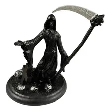 Escultura Caveira Foice No Cemitério Preto 22 Cm Em Resina Foto mini 1