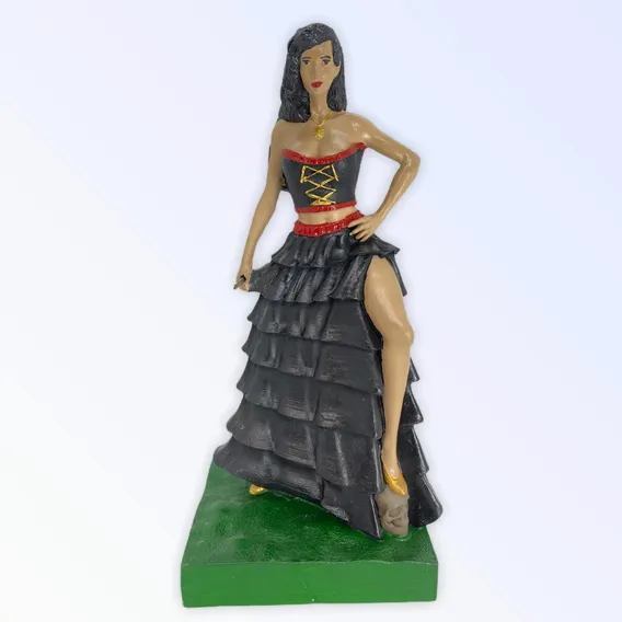 Escultura Pomba Gira Preta 24 Cm Com Crânio No Pé 7 Saias Foto 1