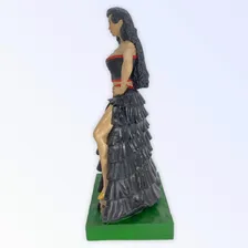 Escultura Pomba Gira Preta 24 Cm Com Crânio No Pé 7 Saias Foto mini  2