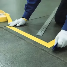 Fita p/ Demarcação De Solo Pisos Pavimentos 48mm X 30 M Pvc Cor Amarelo Foto mini  3