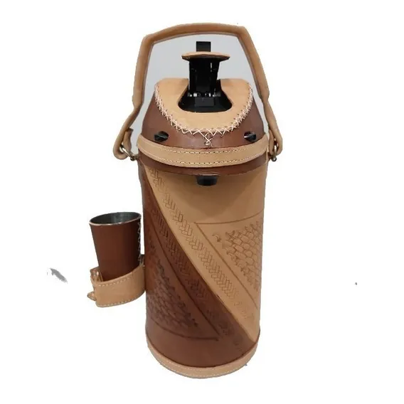Garrafa Termica Inox 4 L Revestida Em Couro Personalizada Cor Marrom Foto 1