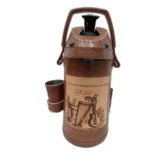 Garrafa Termica Inox 4 L Revestida Em Couro Personalizada Cor Marrom Foto mini  2