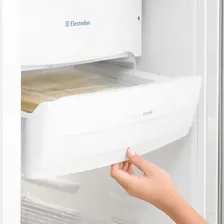 Geladeira Electrolux Re31 Branca 240l 127v Cor Branco Foto mini 4