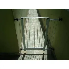 Grade De Proteção P/ Bebes Caes Porta Portão Cercado Cor Branco Foto mini  3