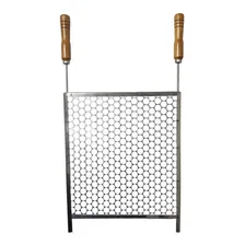 Grelha Inox Moeda 41 X 51cm Com Cabos De Madeira Churrasco Foto mini 1