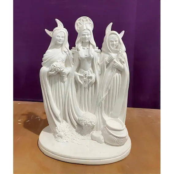 Imagem Deusa Triplice Em Gesso Cru 28 Cm Foto 1