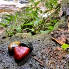 Kit 3 Pedras Proteção Olho De Tigre, Ônix E Jaspe Vermelho G Foto mini 4