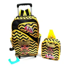 Kit Mochila Boneca Lol Queen Bee 3 Bolsos Rodinhas Tam G Foto mini 4