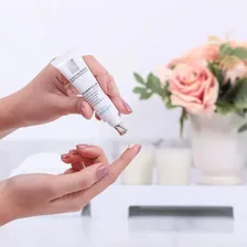 La Roche-Posay Pigmentclar Olhos creme Antiolheiras 15ml Todo tipo de pele Foto mini 3