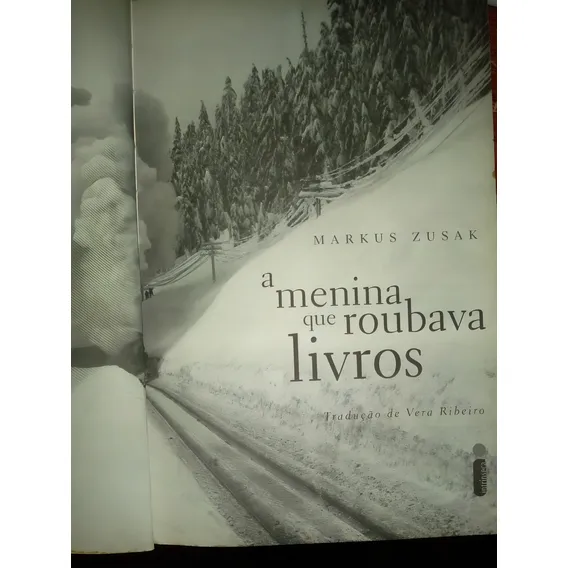 Livro A Menina Que Roubava Markus Zusak Capa Rara Bom. Foto 1