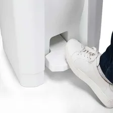 Lixeira Reforçada Branca Nobre 30 Litros Com Pedal Foto mini  3