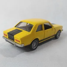 Miniatura Chevette Gpii 1976/1979 Carros Do Brasil Clássicos Cor Amarelo Foto mini  2