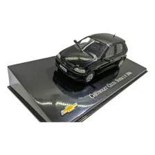 Miniatura Chevrolet Celta 2006 Customizada Cor Preto Foto mini 1