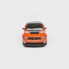 Miniatura Ford Mustang Boss 302 1:24 Laranja Maisto Maisto Foto mini 3