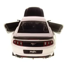 Miniatura Ford Mustang Street Racer 2014 Branco Maisto 1/24 Foto mini 3