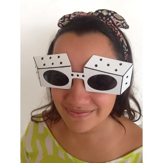 Óculos Divertido Dadinhos P/ Festas Brincadeiras E Carnaval Foto 1